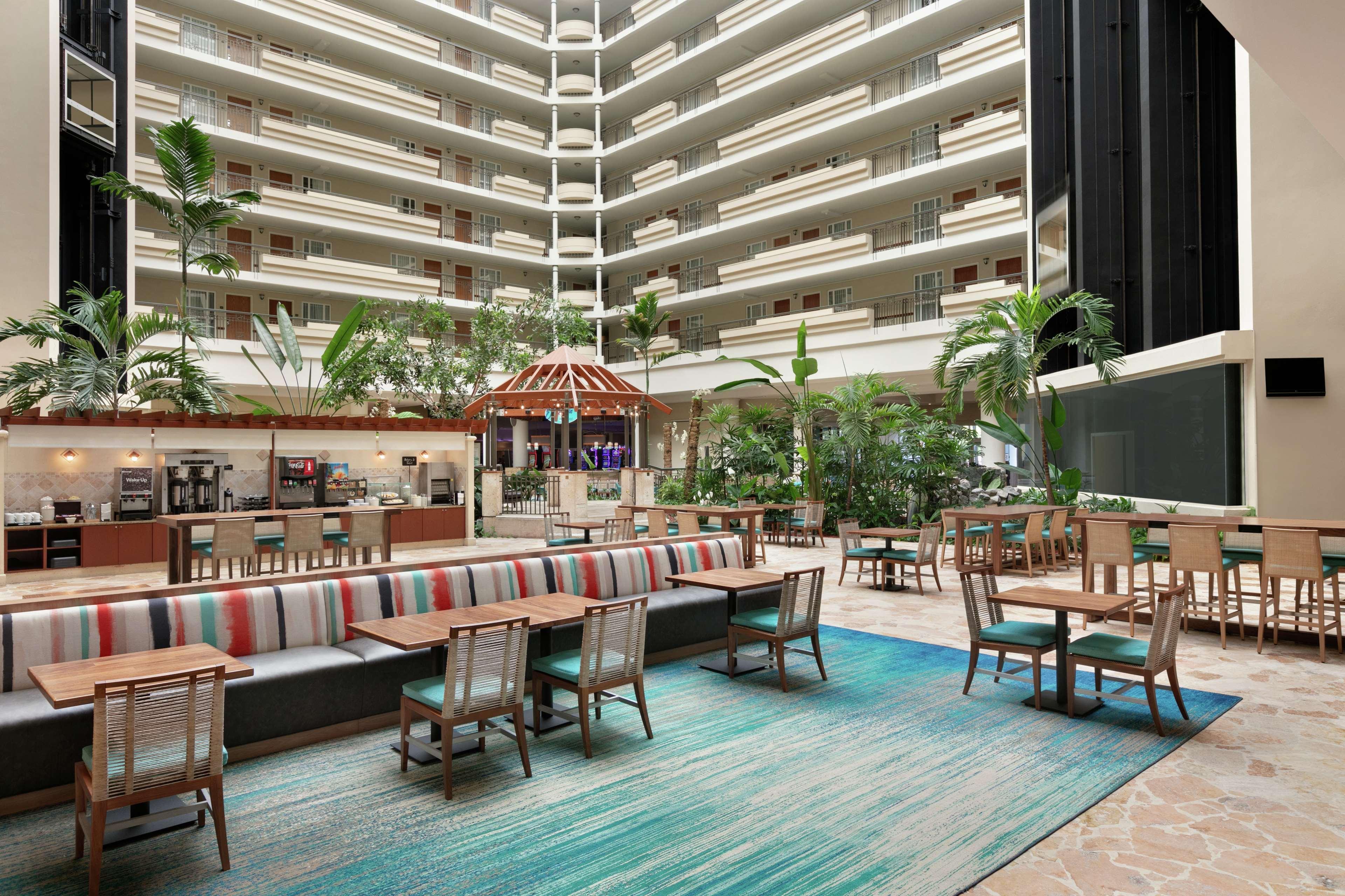 Embassy Suites By Hilton San Juan - Hotel & Casino Екстер'єр фото
